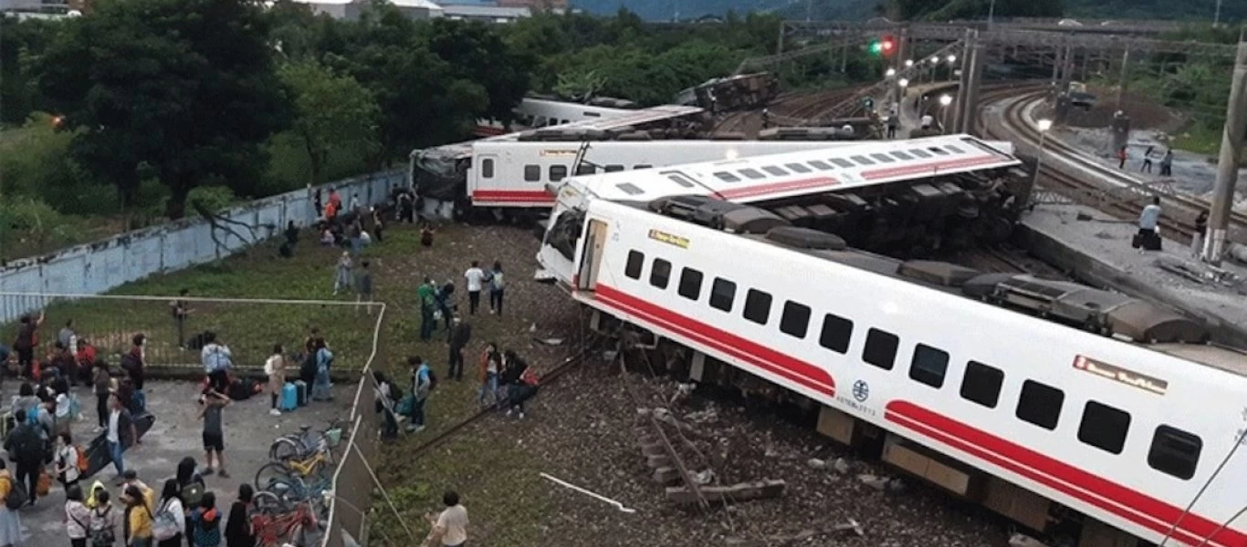 Ταιβάν: Επιβατικός συρμός εκτροχιάστηκε μέσα σε τούνελ - Φόβοι για πολλούς νεκρούς